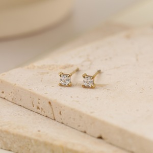 ต่างหูสตั๊ดรูปทรงเรขาคณิตสี่เหลี่ยมสไตล์มินิมอลทำจากสแตนเลสสำหรับผู้หญิง แฟชั่นสำหรับใส่ทุกวัน มีจำหน่ายแบบขายส่ง - Product Image 3