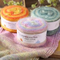 Fil arc-en-ciel tissé à la main en soie et en laine pour pulls, écharpes, pinces à cheveux et poupées
