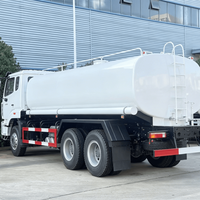Nouveau camion-citerne Sinotruk Howo 20000L pour l'arrosage et le transport de carburant diesel 6x4 pour engins de construction