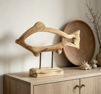 Sculpture de poisson en bois creux sculptée à la main sur support, statue de poisson en bois massif naturel pour la décoration de table et la décoration côtière à la maison