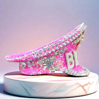 Casquettes de fête en gros, 3 MOQ, rose vif, à sequins, style chapeau de capitaine, avec couronne de perles et strass, pour enterrement de vie de jeune fille, mariage, plage et extérieur