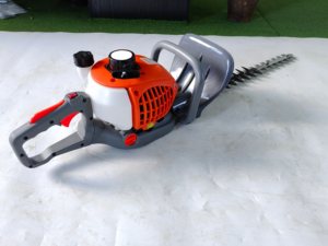 Taille-<span class=keywords><strong>haie</strong></span> UM 34F avec moteur puissant, outil <span class=keywords><strong>de</strong></span> jardinage orange et gris, machine à tondre les broussailles - Product Image 3