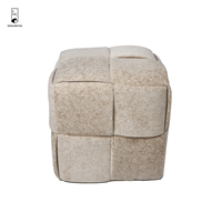 Pouf carré texturé en chenille beige neutre français, tabouret ottoman tissé à motif quadrillé, repose-pieds d'appoint polyvalent