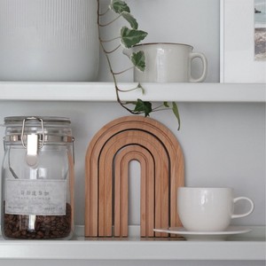 Salvamanteles de Madera Maciza de Haya Estilo Nórdico Japonés, Forma Irregular, Aislante Térmico, para Café, Tazones y Platos - Product Image 1