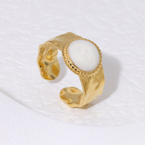 Bague en acier inoxydable étanche, style vintage rétro français, plaquée or 18 carats pour femme, ne ternit pas, effet goutte d'huile, luxe léger, haute qualité - Product Image 3