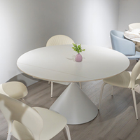 Table à manger minimaliste de style italien 4 chaises en blanc fonction meubles de cuisine petit appartement table rectangulaire convertible