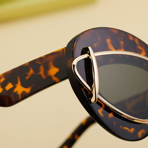 <span class=keywords><strong>Partagas</strong></span> 2024 moda tendencia elegante Y2K ojo de gato personalidad diseñador logotipo personalizado UV400 sombras gafas de sol para mujer - Product Image 4