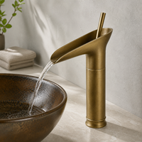 Robinet de lavabo de luxe moderne très vendu - Robinet mélangeur de salle de bain en laiton à poignée unique pour lavabo, accessoires sanitaires