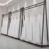 Support de présentation de vêtements de mariage en or personnalisé pour femme, support de cintre en métal, meuble pour boutique de mariage