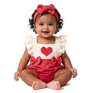 Conjunto <span class=keywords><strong>de</strong></span> 2 piezas <span class=keywords><strong>de</strong></span> <span class=keywords><strong>ropa</strong></span> infantil para niñas: Top <span class=keywords><strong>de</strong></span> poliéster con lazo y mangas volantes y pantalón con tirantes cruzados en la espalda, ideal para el verano. - Product Image 1