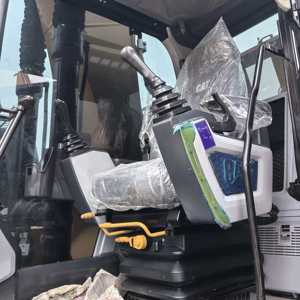 Excavadora de cadenas CAT320GC japonesa de segunda mano, 20 toneladas, modelo 2024, usada, con motor y transmisión, en venta. - Product Image 5