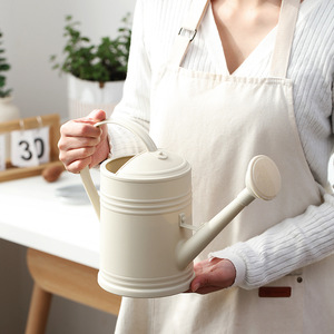 Arrosoir de 2000 ml avec bec long de type douche pour le jardinage domestique et les plantes en pot - Product Image 2