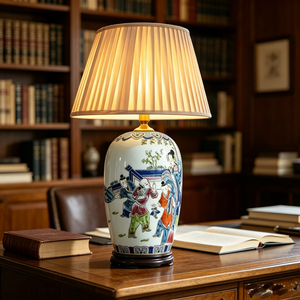 <span class=keywords><strong>Lampada</strong></span> da Tavolo in Ceramica Bianca Ispirata all'Antico con Motivi Figurativi Cinesi - Product Image 2