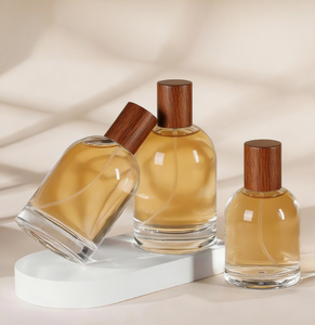 Venta al por mayor de botellas de perfume de lujo personalizadas de 30ML, 50ML, 100ML, de vidrio transparente con pulverizador, tapa de madera y serigrafía, para difusores de varillas. - Product Image 1