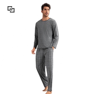 <span class=keywords><strong>Pigiama</strong></span> <span class=keywords><strong>Invernale</strong></span> da <span class=keywords><strong>Uomo</strong></span> con Maglietta a Collo Tondo e Pantaloni con Stampa a Quadri in Cotone - Product Image 1