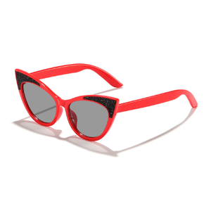 Gafas de sol infantiles con forma de ojo de gato para exteriores, con cristales cóncavos brillantes de colores dulces, ideales para bebés y uso urbano. - Product Image 3
