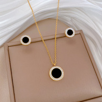 Collier en acier inoxydable plaqué or 18 carats avec strass, style minimaliste chic personnalisé ; incrustation d'or véritable ; unisexe