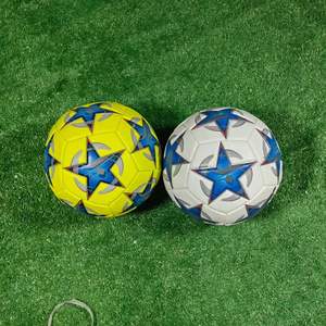 Balón de Fútbol Oficial Personalizable Antideslizante y sin Costuras - Uso Duradero en Interiores/Exteriores - Product Image 3