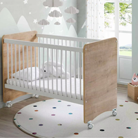 Lit Bébé Berceau à Bascule en Bois Moderne Nouveau Design pour Chambre et Salon – Vente en Gros