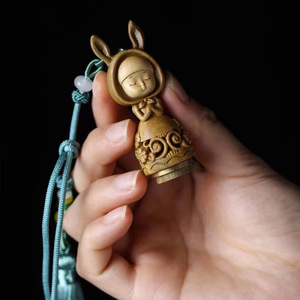 Colgante de Bolsillo Hueco Dream Rabbit Girl de 6.5cm, Llavero, Amuleto para Teléfono Móvil, Decoración para Bolsos, Bola de Fragancia de Sándalo Verde - Product Image 1
