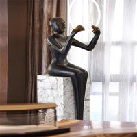 Lampe nuage créative Art de luxe Lampadaire en fibre de verre Sculpture humaine pour bureau ou hôtel Ornements élégants