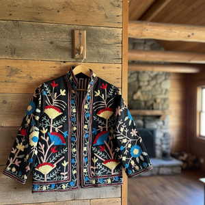 Blouson bomber femme noir brodé de motifs floraux, tricoté, respirant, style ethnique, inspiré de l'art populaire, à manches longues, pour l'hiver - Product Image 1