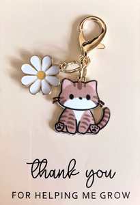 Colgante de gato pintado de aleación de zinc, bonito dije de margarita, llavero con mosquetón, colgante de mascota rosa encantador y de moda, joyería. - Product Image 5