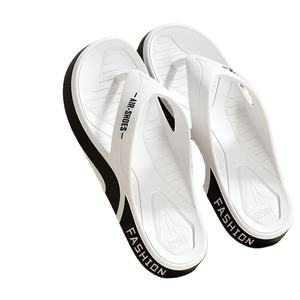 2025 nuevas suelas blandas de verano abrazadera antideslizante pie caca sensación ocio deportes moda resistente al desgaste hierba-toe playa zapatillas de hombre - Product Image 1