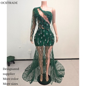 Emerald Green Dress Pictures: Elegant Evening Gowns for Women