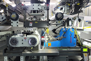 Ligne de production entièrement automatique <span class=keywords><strong>pour</strong></span> la fabrication de couches-culottes jetables <span class=keywords><strong>pour</strong></span> adultes, <span class=keywords><strong>pour</strong></span> femmes âgées - Product Image 4