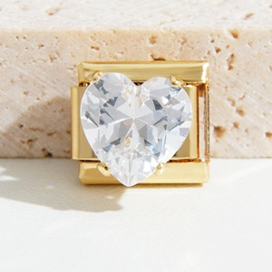 กำไลข้อมือสแตนเลสสตีลประดับจี้รูปหัวใจหลากสีสันสไตล์อิตาลีจาก Gems Gold - Product Image 3