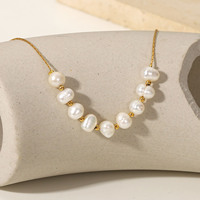 Bracelet élégant à breloques en perles naturelles blanches Bracelet en perles de bijoux en or 18 carats réglable en acier inoxydable sans ternissement pour fille