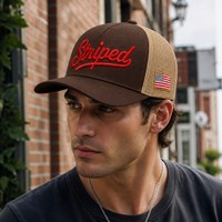 Cappellino da Baseball Streetwear Personalizzato con Logo Ricamato 3D a Rilievo, Corona Crema, Visiera Blu Navy Bicolore Curva, 100% Cotone Unisex USA