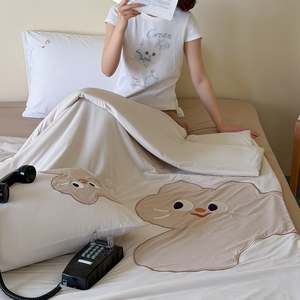 Edredón de Verano Pequeño con Diseño de Gato y Patrón de Dibujos Animados, Sensación Refrescante, Bordado de Parches, Venta al por Mayor de Fábrica, Edredón de Verano Personalizable - Product Image 4