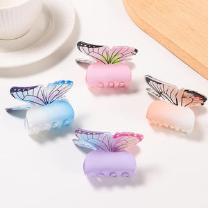 Venta al por Mayor de Pinzas para el Cabello con Forma de Mariposa, Accesorios Dulces para Mujeres y Niñas, Hechas de Plástico Acrílico - Product Image 3