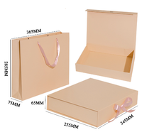 Boîte Cadeau Magnétique Personnalisée de Luxe en Carton Gris avec Doublure en Mousse, Gaufrage, Écologique, Portable, Haut de Gamme pour Vêtements et Perruques