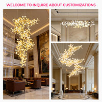 Lustre suspendu cascade de luxe en feuille d'or, grand modèle personnalisé, style art moderne, pour hall d'hôtel et projets de grand foyer