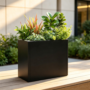 Jardinière carrée en métal noir urbain, acier robuste, pour patio et jardin, résistante à la rouille, expédition immédiate, accent géométrique - Product Image 1