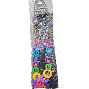 Collar Pintado a Mano con Resina Epoxi Ecológica, Colgante Mágico, Joyería Hecha a Mano por HANNAN HANDICRAFT, El Mejor Regalo para Mamá - Product Image 1