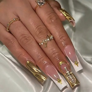 Uñas Postizas K016 <span class=keywords><strong>con</strong></span> Franja Dorada en Relieve 3D, Estilo Lujoso y Elegante, ABS Premium, MOQ1, Venta al Por Mayor, Stock Disponible - Product Image 1