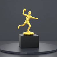 Mini figurine de sport personnalisée jouant au ballon garçon Statue Casting Technique Tournament Trophy