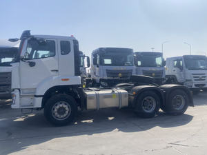 Vente directe usine Sinotruk 6x4 HOWO NX <span class=keywords><strong>Camion</strong></span> tracteur <span class=keywords><strong>d</strong></span>'<span class=keywords><strong>occasion</strong></span> 371ch pour transport portuaire - Product Image 4
