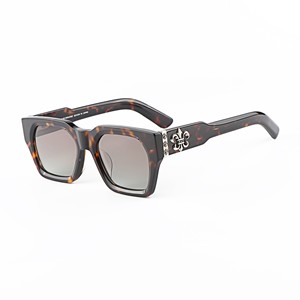 Grossiste du Guangdong, accessoires de fête vintage, montures épaisses, pour le travail en extérieur, loisirs, lunettes de soleil de haute qualité, logo personnalisé - Product Image 3
