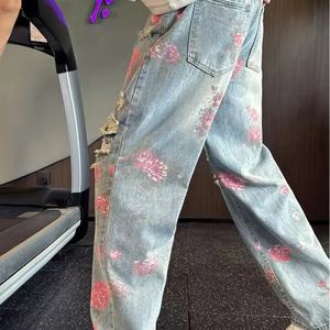 กางเกงยีนส์ลายดอกไม้สำหรับผู้ชายแบบใหม่ - ทรงขากว้าง สไตล์เรโทร สีฟ้าอ่อนฟอก เหมาะสำหรับสตรีทแวร์และเทรนด์แฟชั่นแนวศิลปะ - Product Image 5