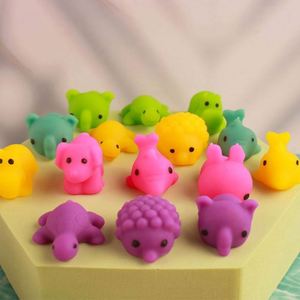 Jouet anti-stress en forme d'animal Donut Mochi en TPR et PU, en caoutchouc souple pour filles et garçons, jouet sensoriel de bureau - Product Image 5