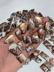 Pierre précieuse en dolomite de cuivre de qualité supérieure, naturelle et polie, pour la fabrication de bijoux, l'artisanat et l'usage décoratif, disponible à la vente - Product Image 2