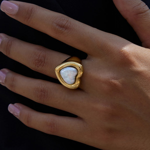 Anillo de Perlas de Agua Dulce en Forma de Corazón, Chapado en Oro de 18K, Engaste de Acero Inoxidable, Joyería Unisex para Uso Diario - Product Image 2