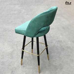 Chaise de tabouret de bar en cuir vert moderne de conception simple pour la taille de barre pour l'hôpital de salon ou l'usage d'appartement - Product Image 3
