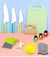 Veiligheidsset van 13 houten kindermessen met antislip handvat, BPA-vrij plastic, kindermessen voor het snijden van fruit en het gebruik van een snijplank