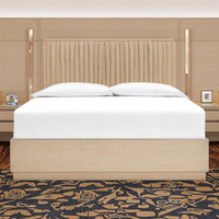 Lit double moderne avec rangement en bois massif en chêne de grande taille sans tête de lit pour hôtels, appartements et familles